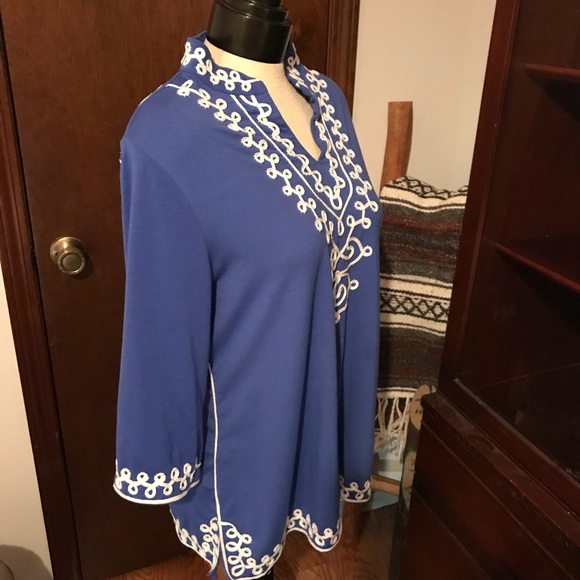 Top - Picture 2 of 5